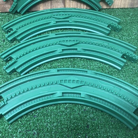 Fisher Price Geotrax Green Grooved Curved Train Track Replacement Sets Of 4 - Picture 4 of 5
